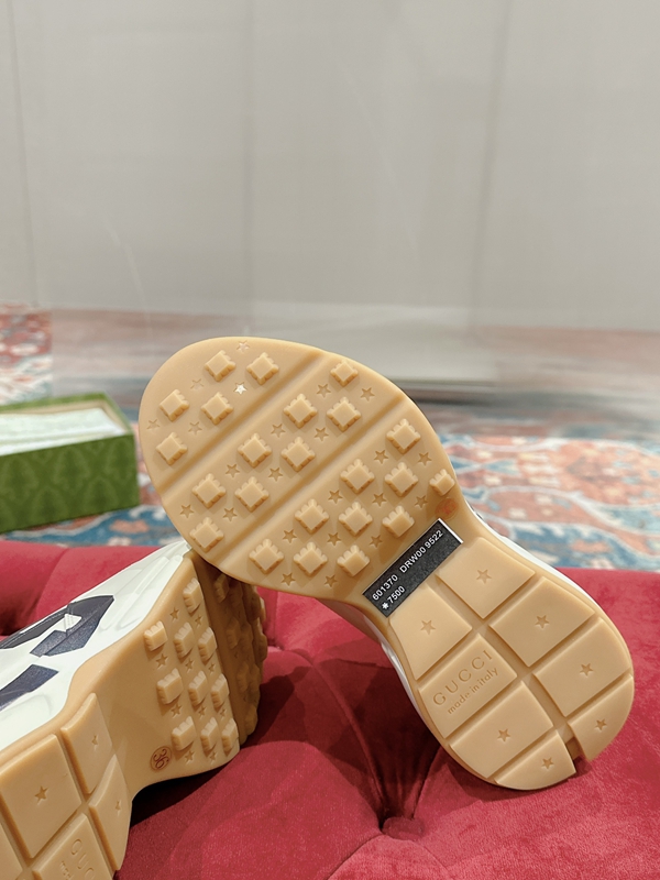 グッチ靴着用イメージ